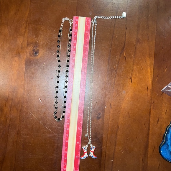 Bundle of 2 streetwear chain necklaces British Boots + minimalist black beaded - Picture 5 of 6